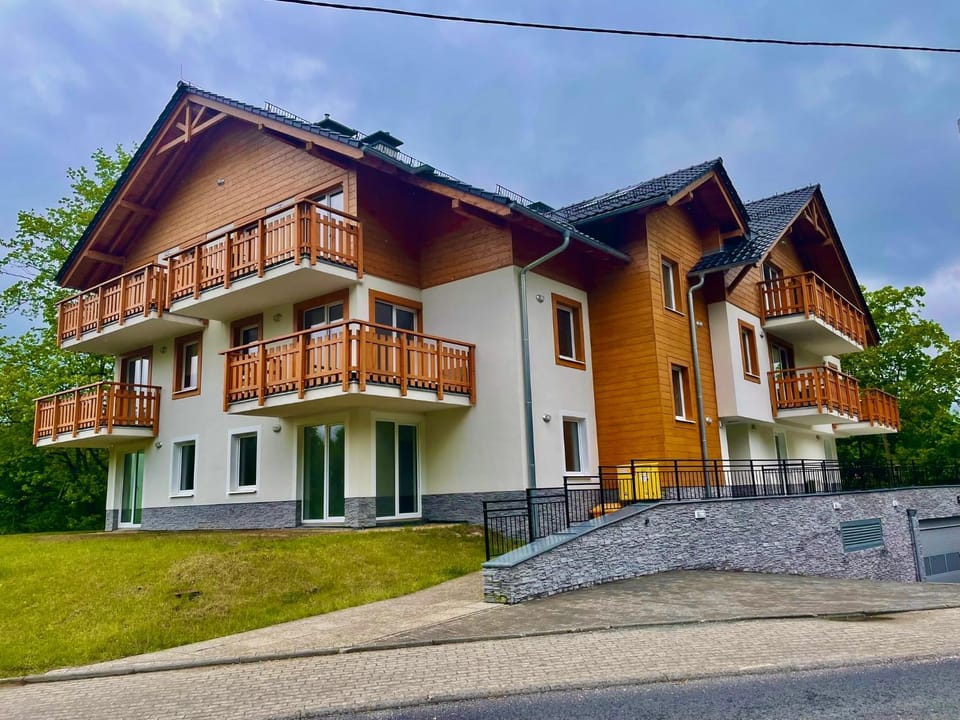 Property building, Spring, Day, Neighbourhood, View (from property/room), Balcony/Terrace, Street view