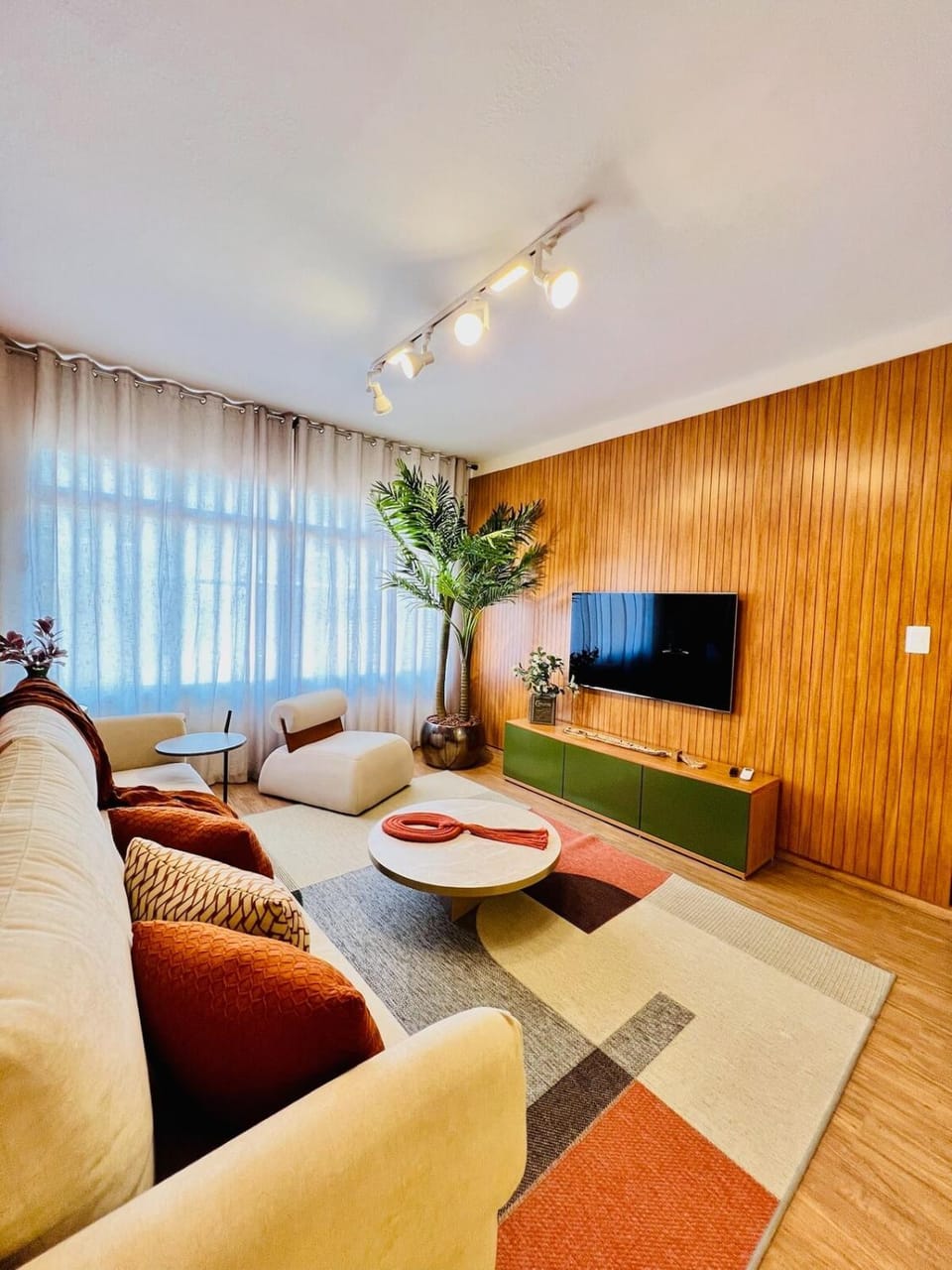 Communal lounge/ TV room, TV and multimedia, Living room, Seating area