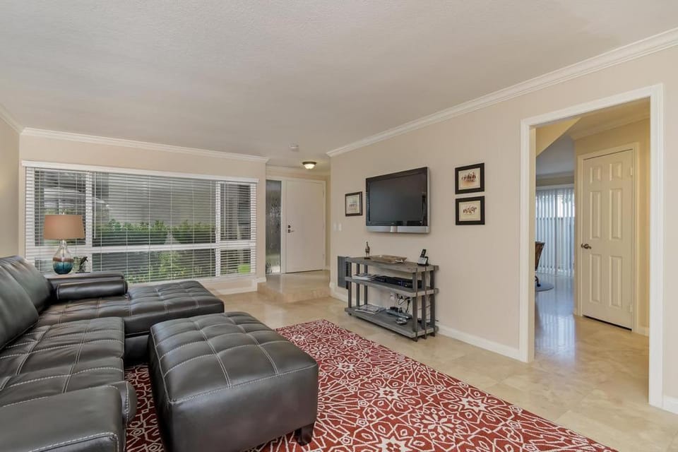 Sea'Esta by the Shore-DMBC852S House in Solana Beach