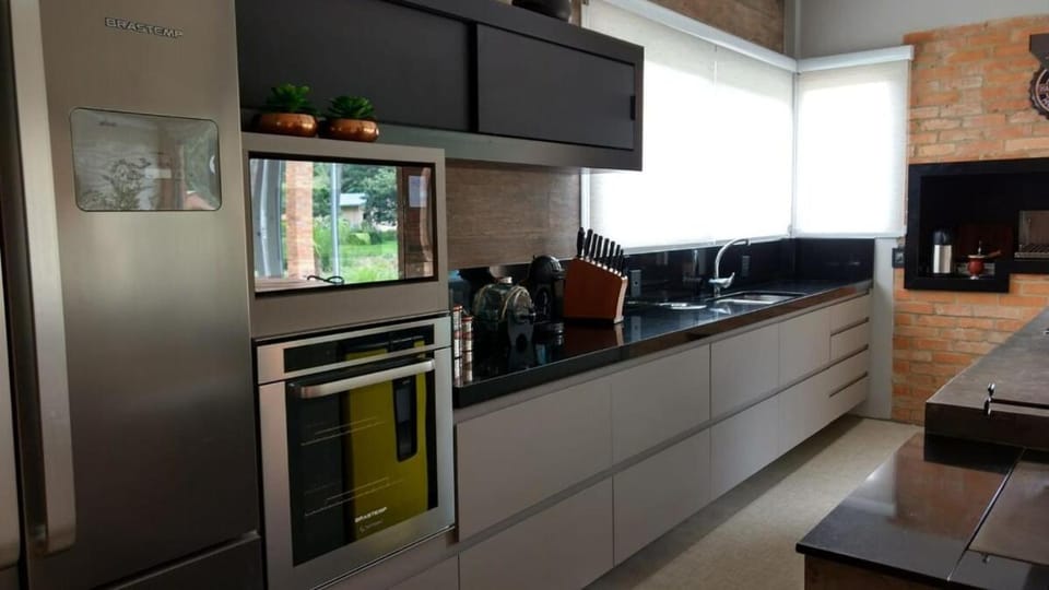 Coffee/tea facilities, Kitchen or kitchenette, minibar, oven
