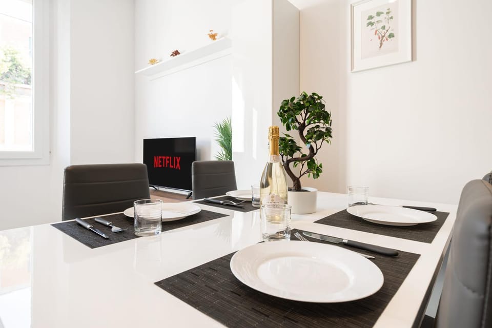 Living room, Dining area
