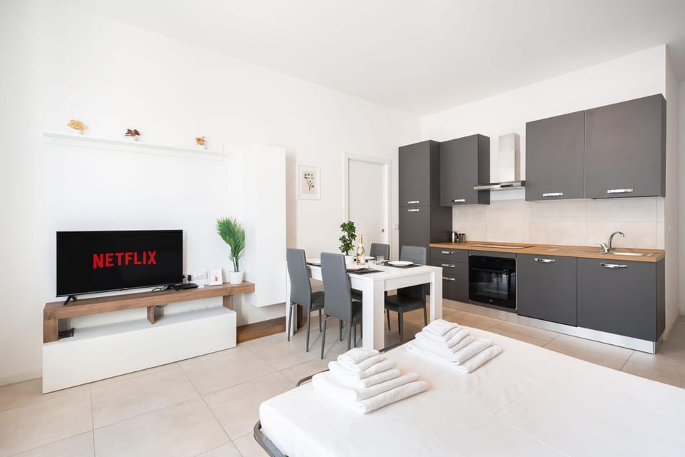 Kitchen or kitchenette, Living room, Dining area