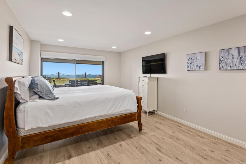 Barefoot Oasis - SUR127 House in Solana Beach