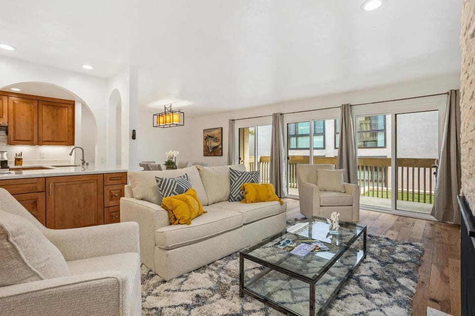 Shore O'Clock - SBTC149 House in Solana Beach