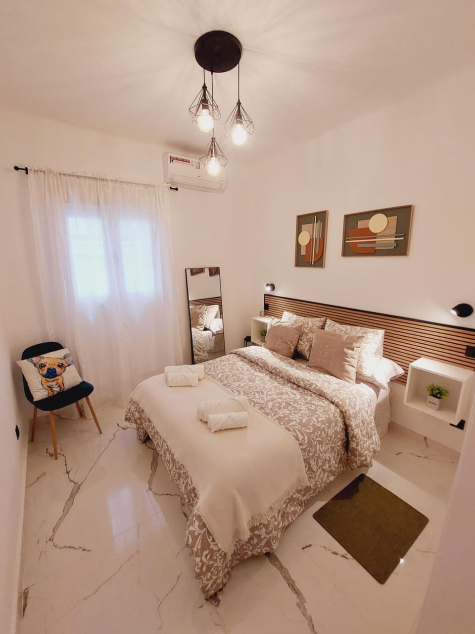 Bed, Photo of the whole room, Bedroom, towels, air conditioner