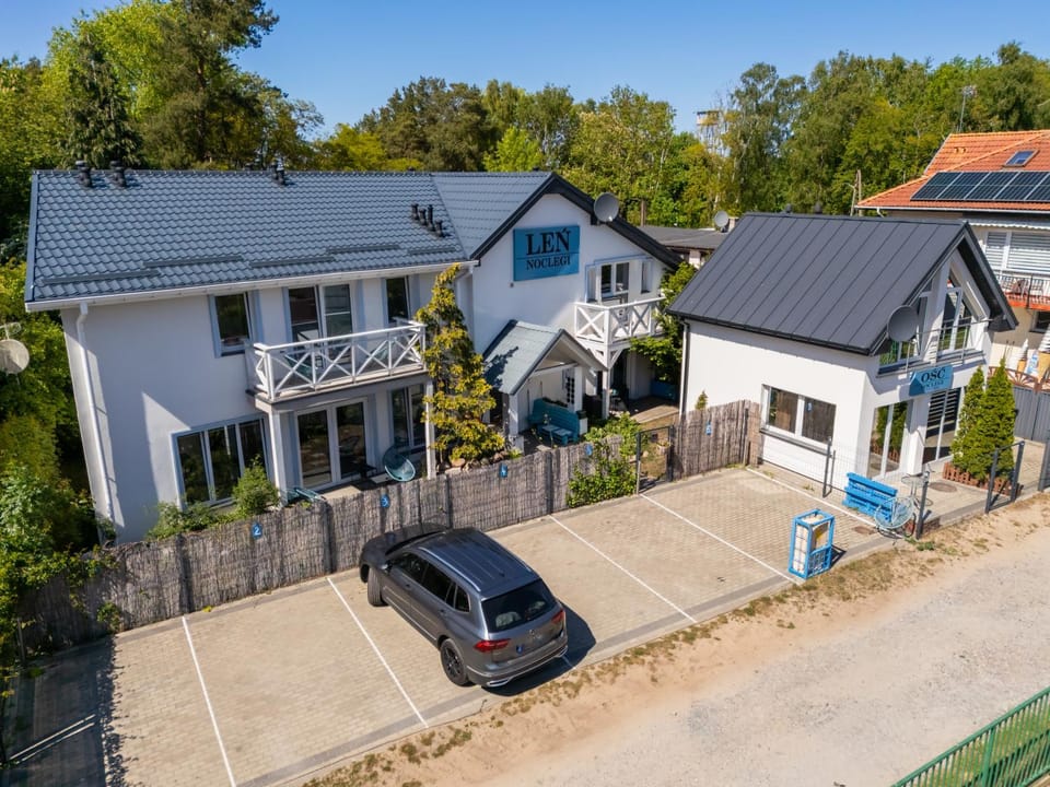 Property building, Bird's eye view, Location, Parking