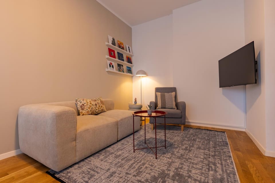 TV and multimedia, Living room, Seating area
