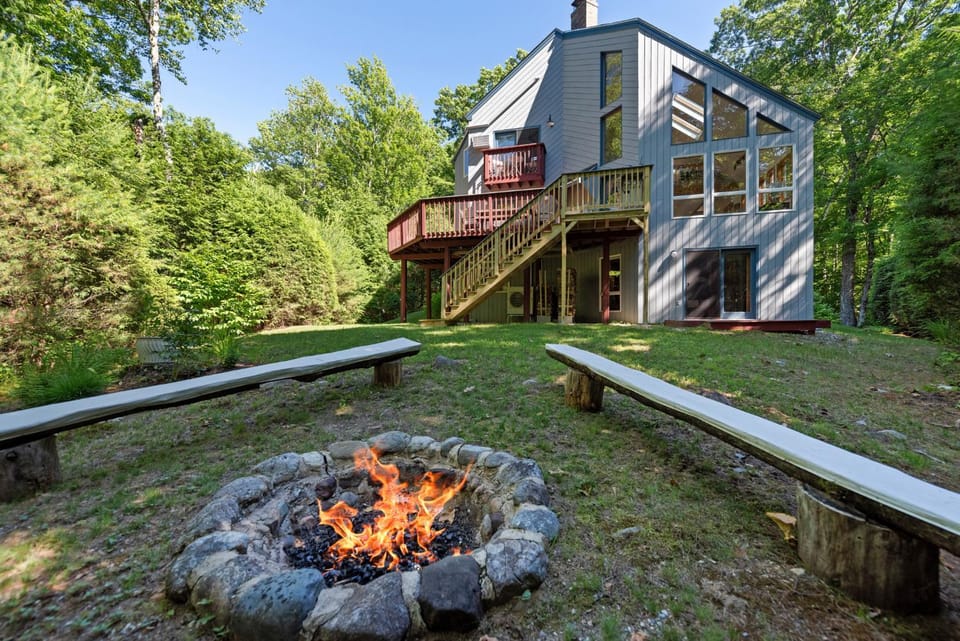 Natural landscape, Garden, Garden view, Mountain view, fireplace