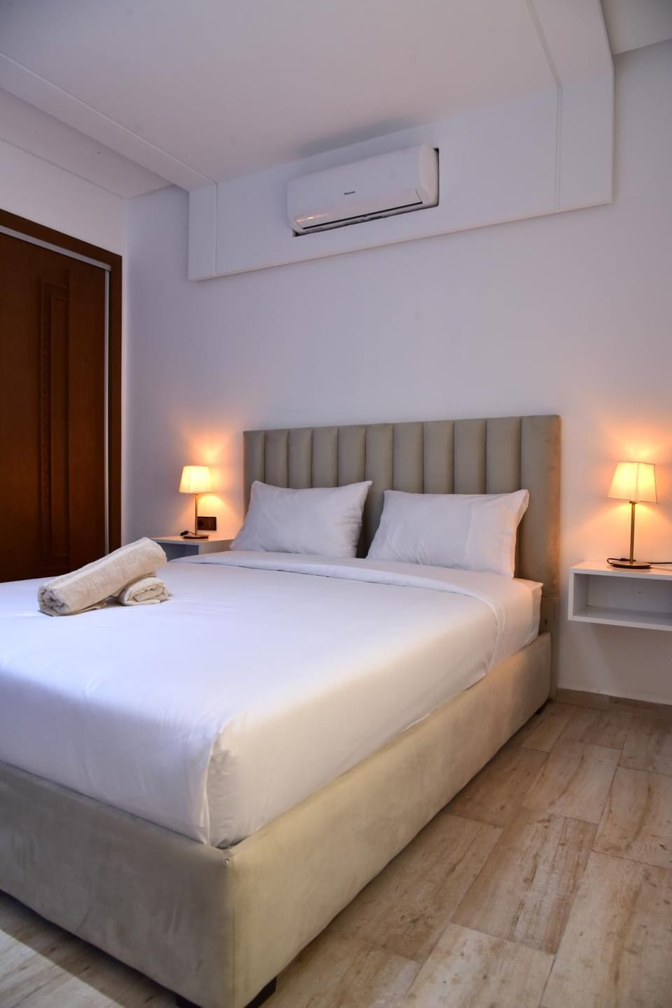 Bed, Photo of the whole room, Bedroom, air conditioner
