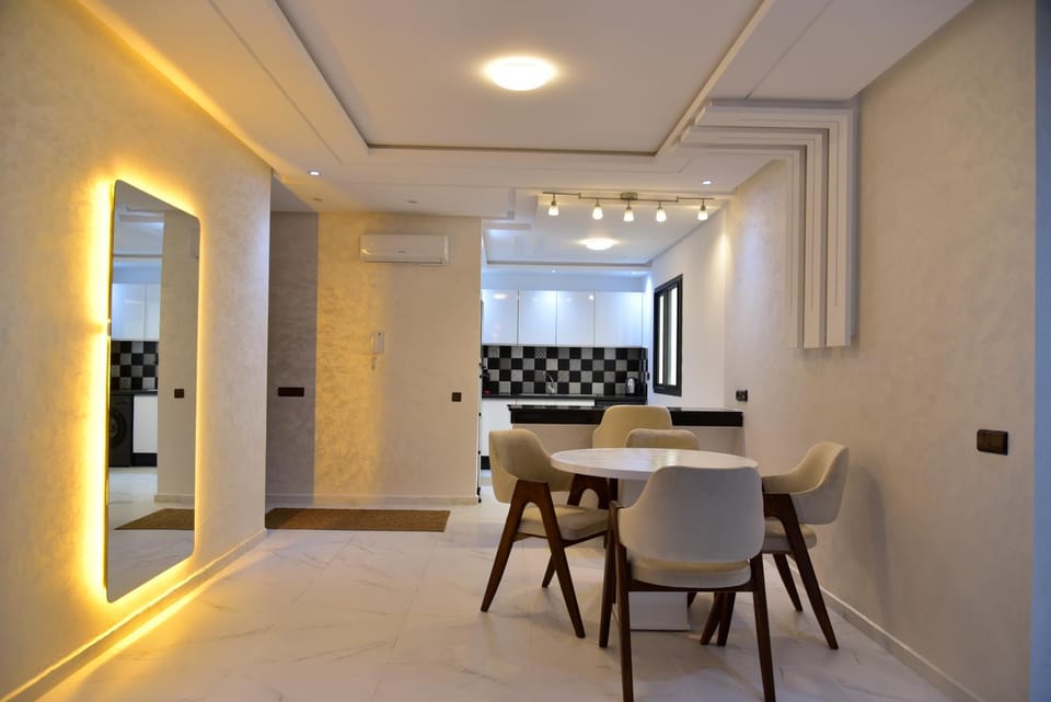 Dining area, internet, air conditioner
