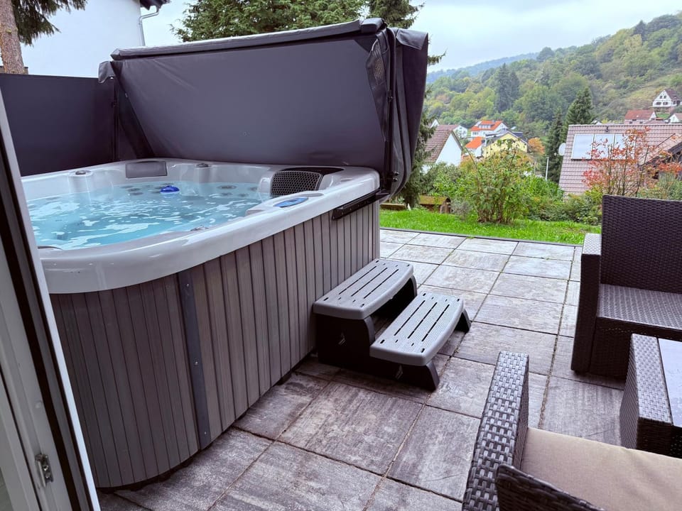 Natural landscape, Hot Tub, Swimming pool
