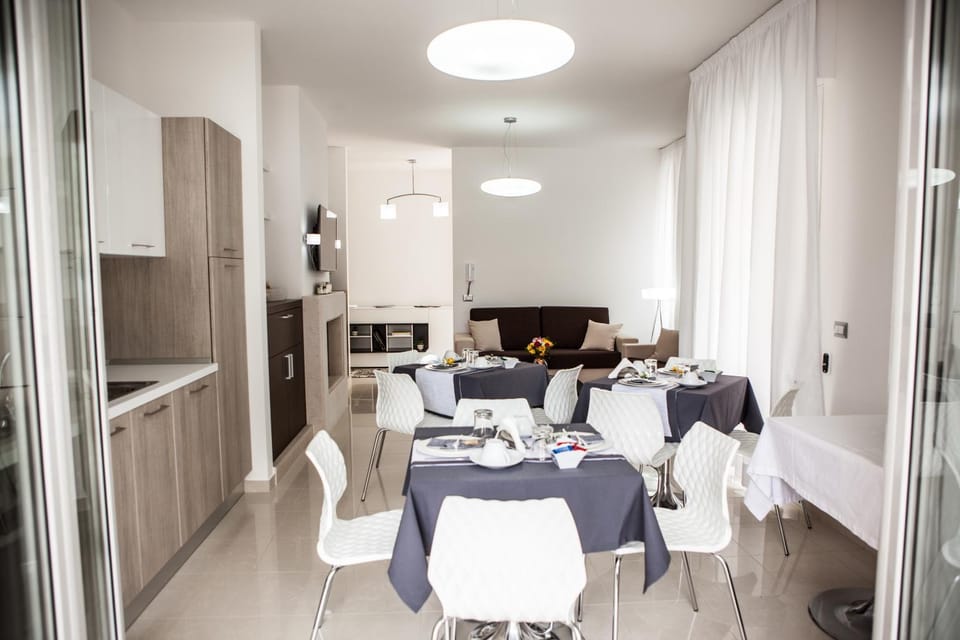 Communal lounge/ TV room, Kitchen or kitchenette, Living room, Communal kitchen
