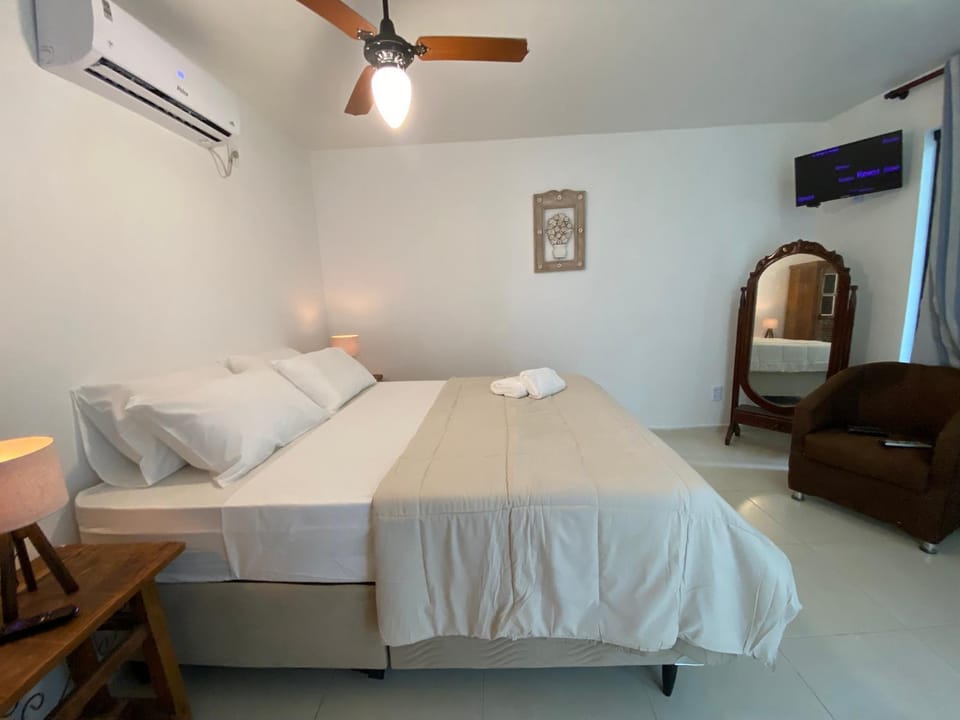 Bed, Photo of the whole room, Bedroom, air conditioner