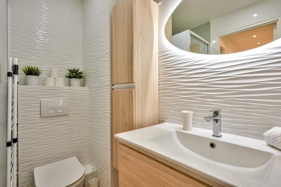 Superbe appartement aux portes de Paris WIFI et TV Apartment in Clichy