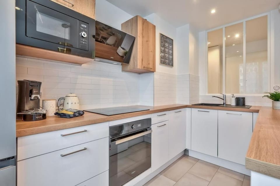 Superbe appartement aux portes de Paris WIFI et TV Apartment in Clichy