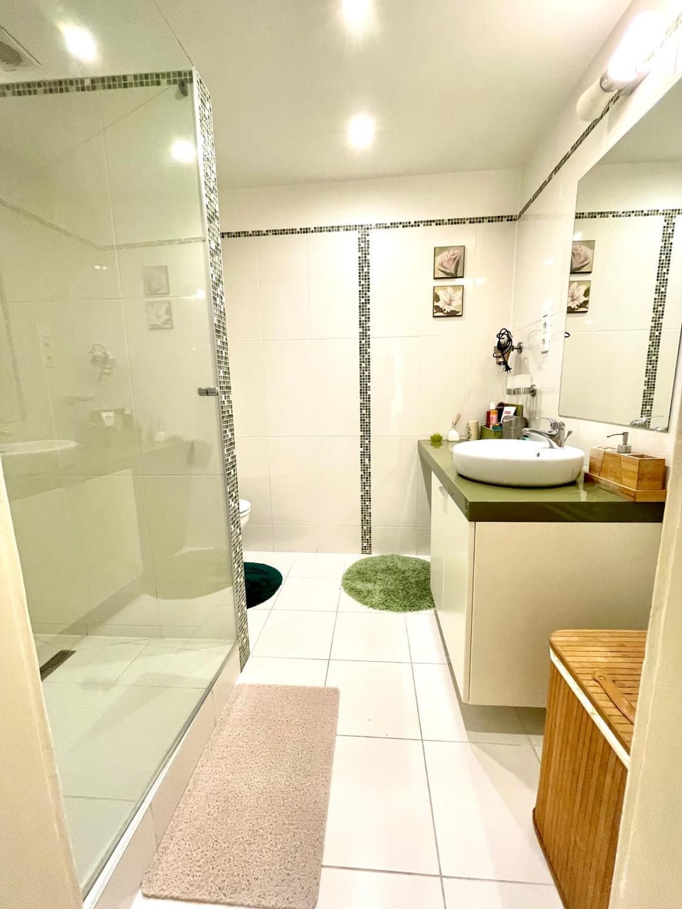 Toilet, Bathroom, towels