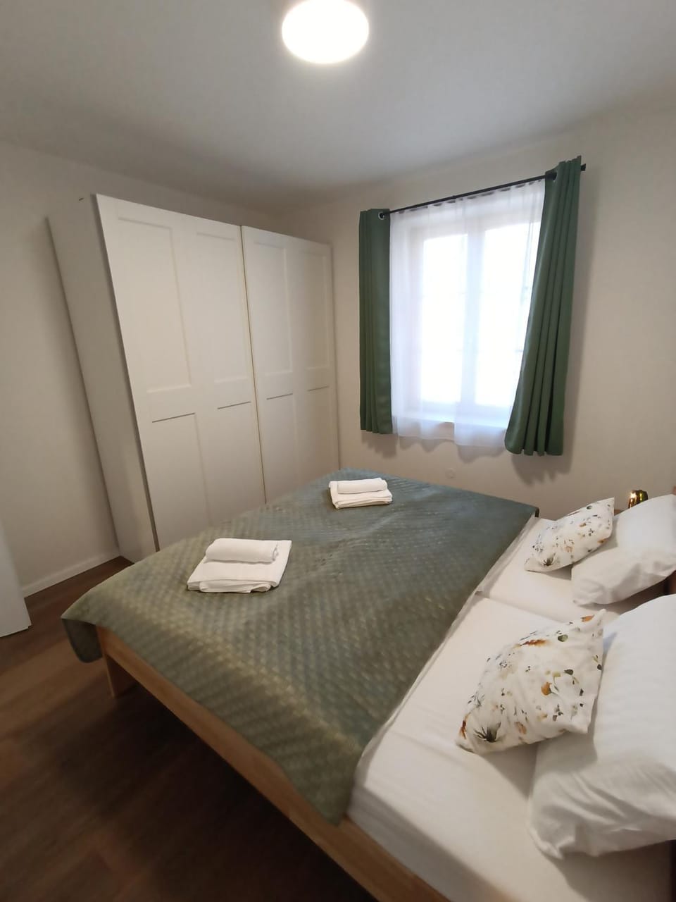 Bedroom, towels, wardrobe