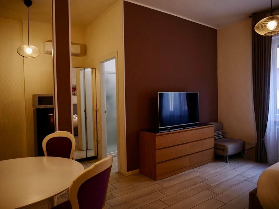 TV and multimedia, Seating area, wardrobe, air conditioner