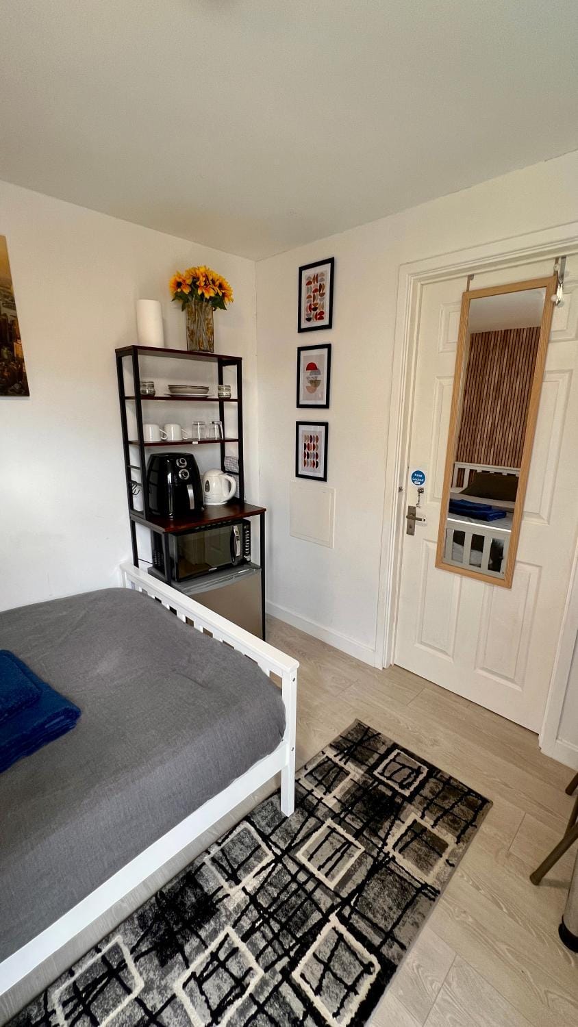Private Modern suite Bed and Breakfast in Grays