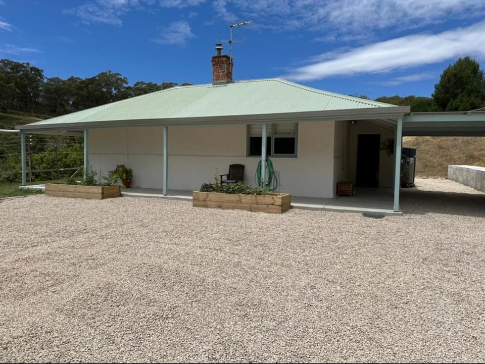 Little creek farm stay House in Adelaide