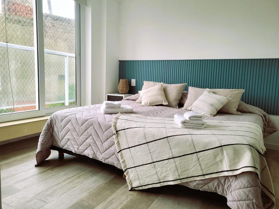 Bed, Photo of the whole room, towels