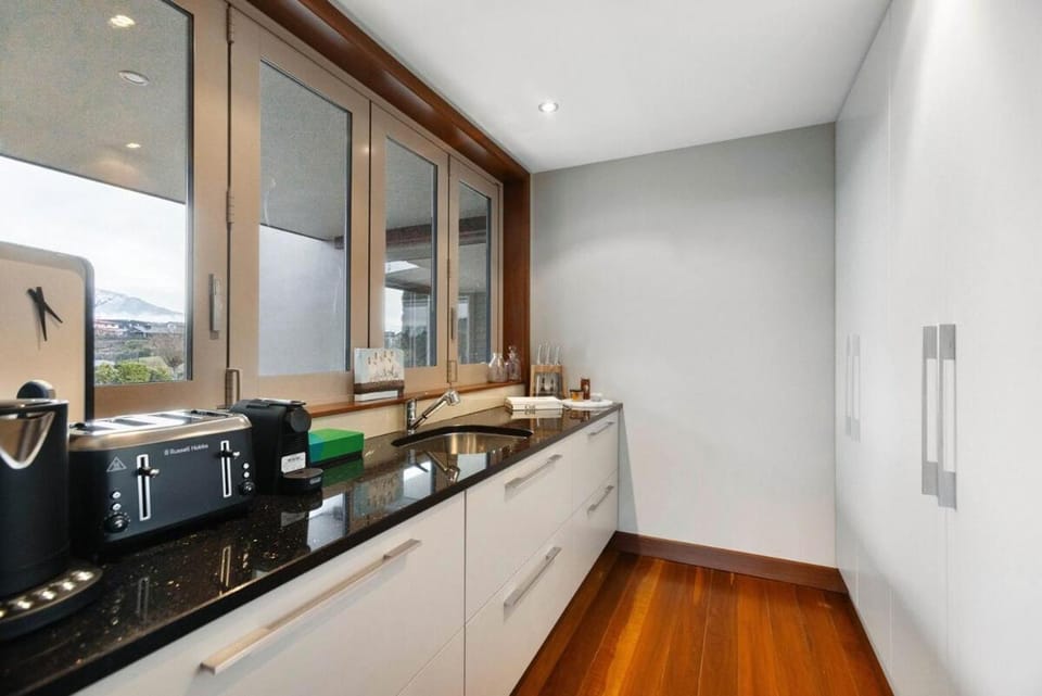 Coffee/tea facilities, Kitchen or kitchenette