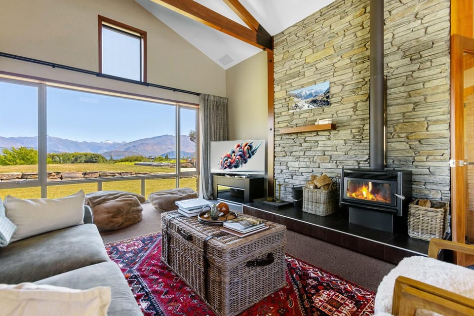 Living room, Mountain view