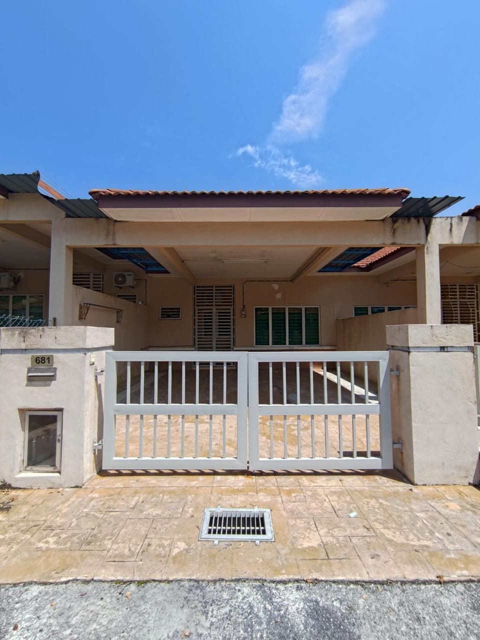 Property building, Day, View (from property/room), Balcony/Terrace