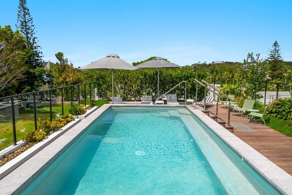 Day, Natural landscape, Garden, Garden view, Pool view, Swimming pool, sunbed