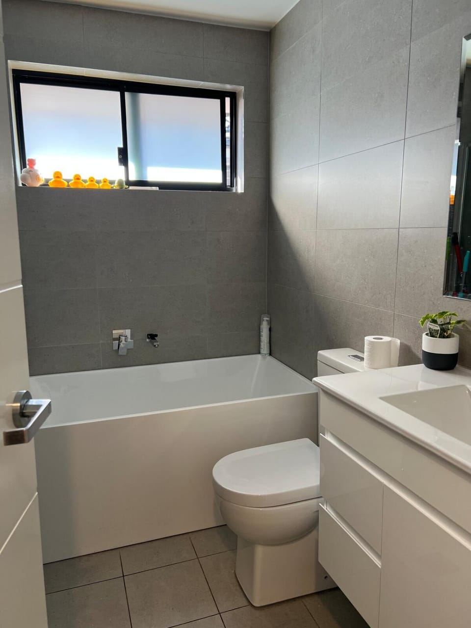 4 Rooms Comfy House Near Schofield Station House in Sydney