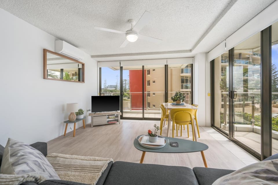Living room, Dining area, air conditioner