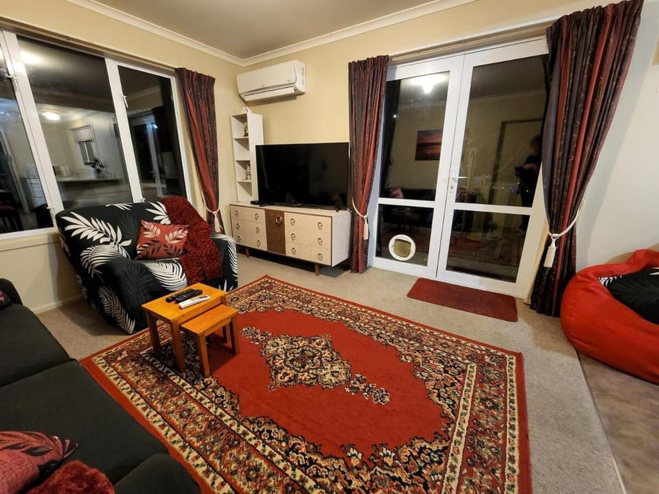 Guest Suite with private entry own kitchen and bathroom Apartment in Otago