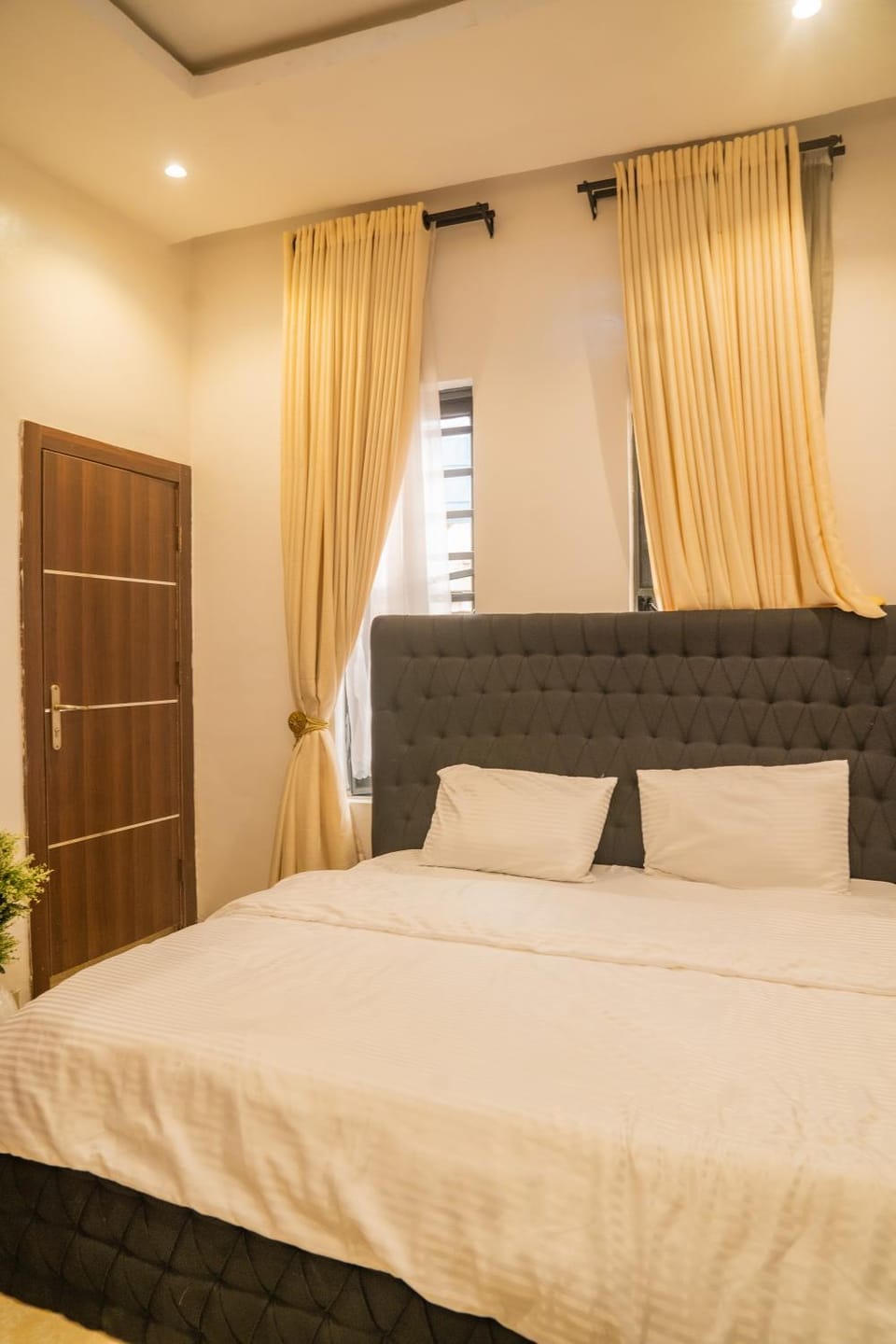 4 Bedroom Luxe Living- Magodo Phase 1 - 247 POWER Apartment in Lagos