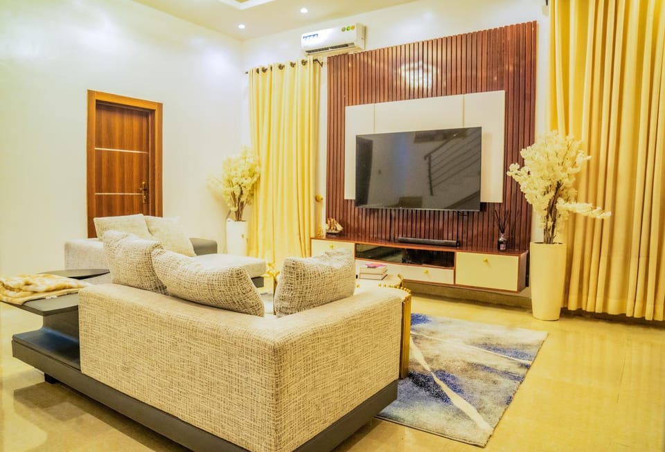 4 Bedroom Luxe Living- Magodo Phase 1 - 247 POWER Apartment in Lagos