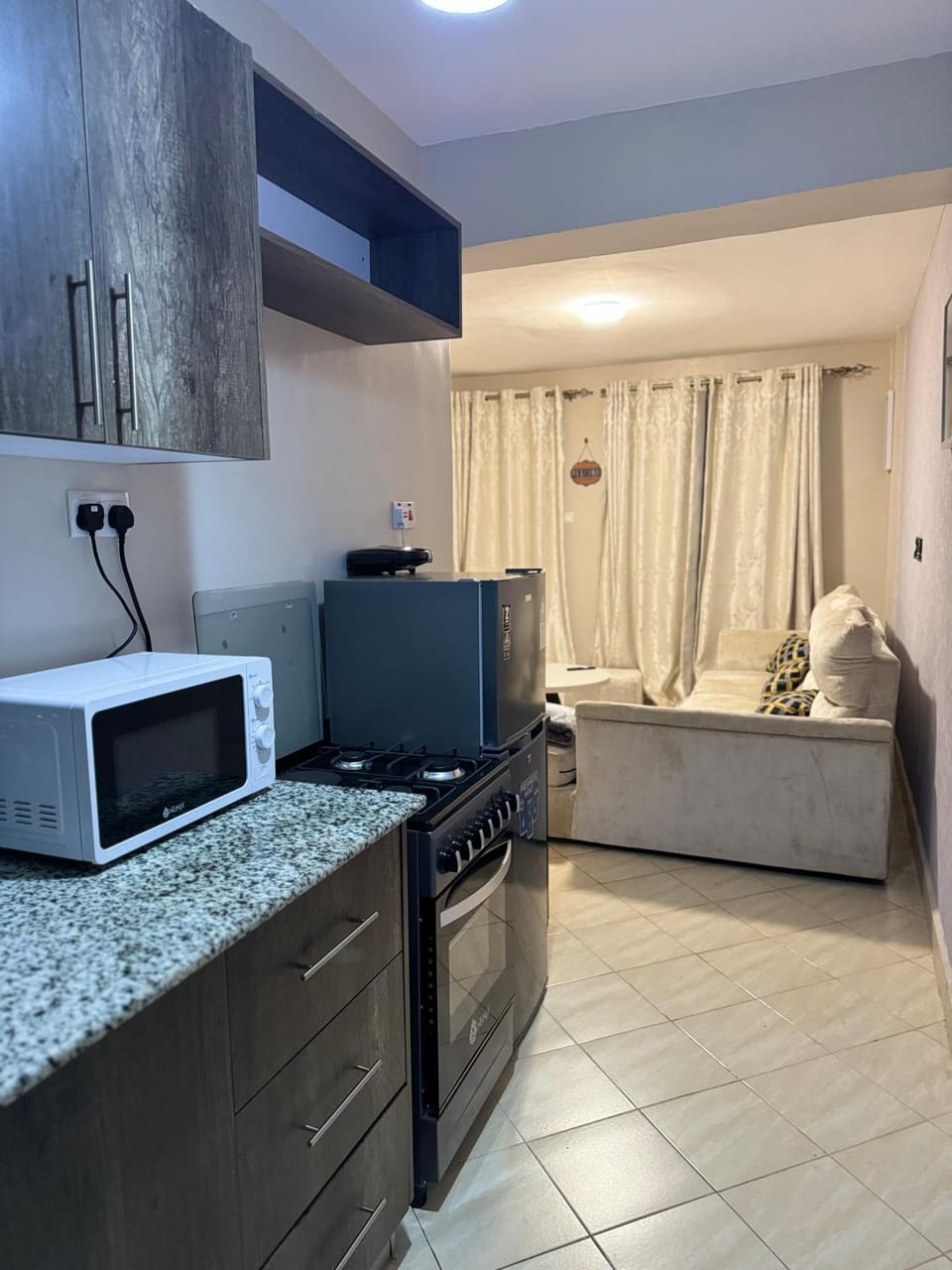 Kitchen or kitchenette, Seating area, oven, stove, toaster
