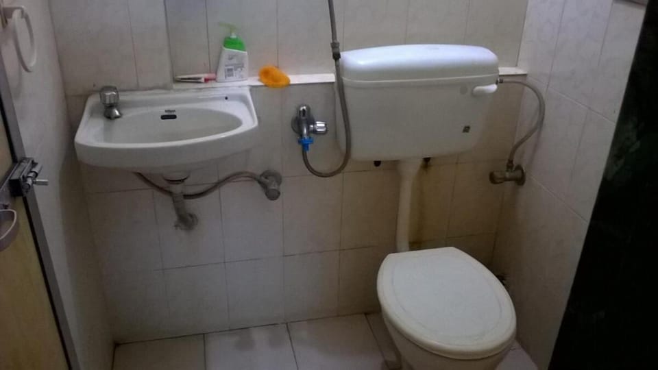 Semi furnished Studio in Thane near Tikujiniwadi Apartment in Thane