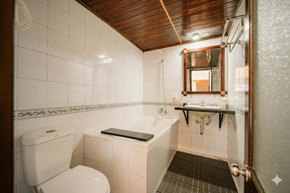 Shower, Toilet, Bathroom, Bath