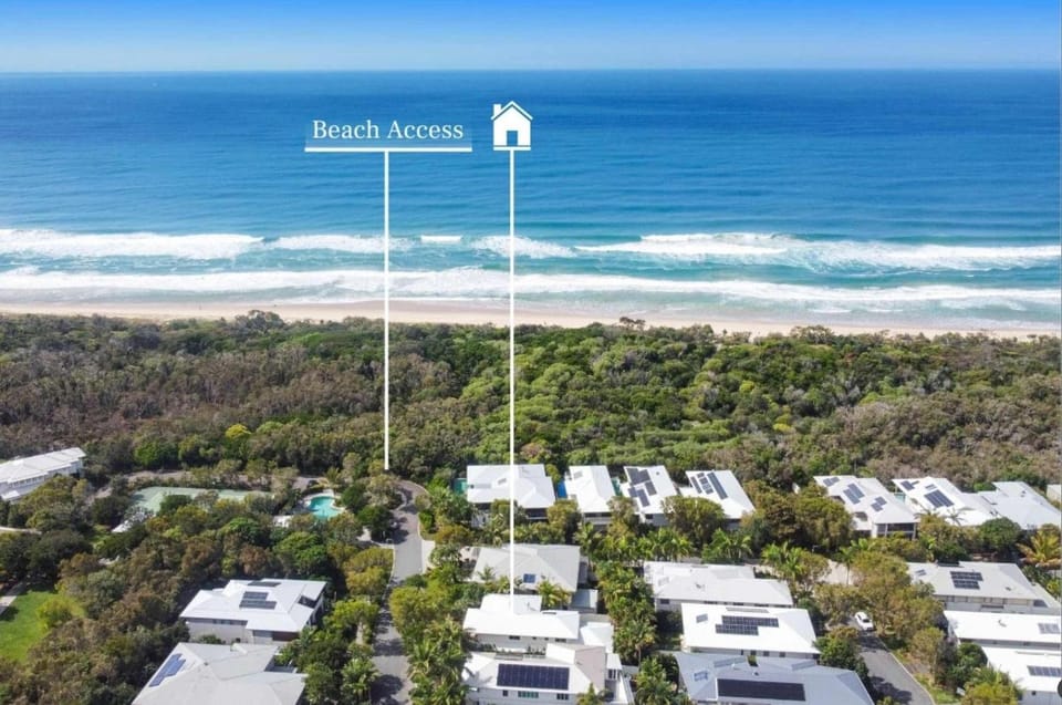 Whitehaven - 100m to Beach, Private Pool House in Coolum Beach