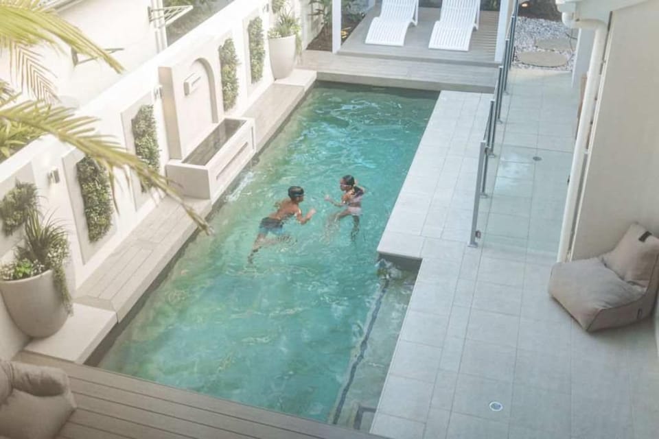 Whitehaven - 100m to Beach, Private Pool House in Coolum Beach