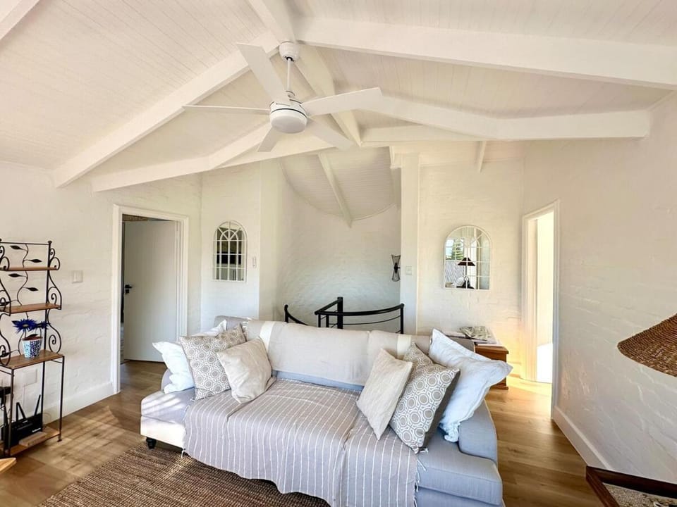Macey Stay - The Boardwalk Hout Bay Apartment in Cape Town