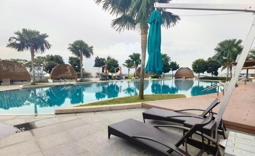 Almas Cozy Couple Escape Netflix 100mbps By STAY Apartment in Johor