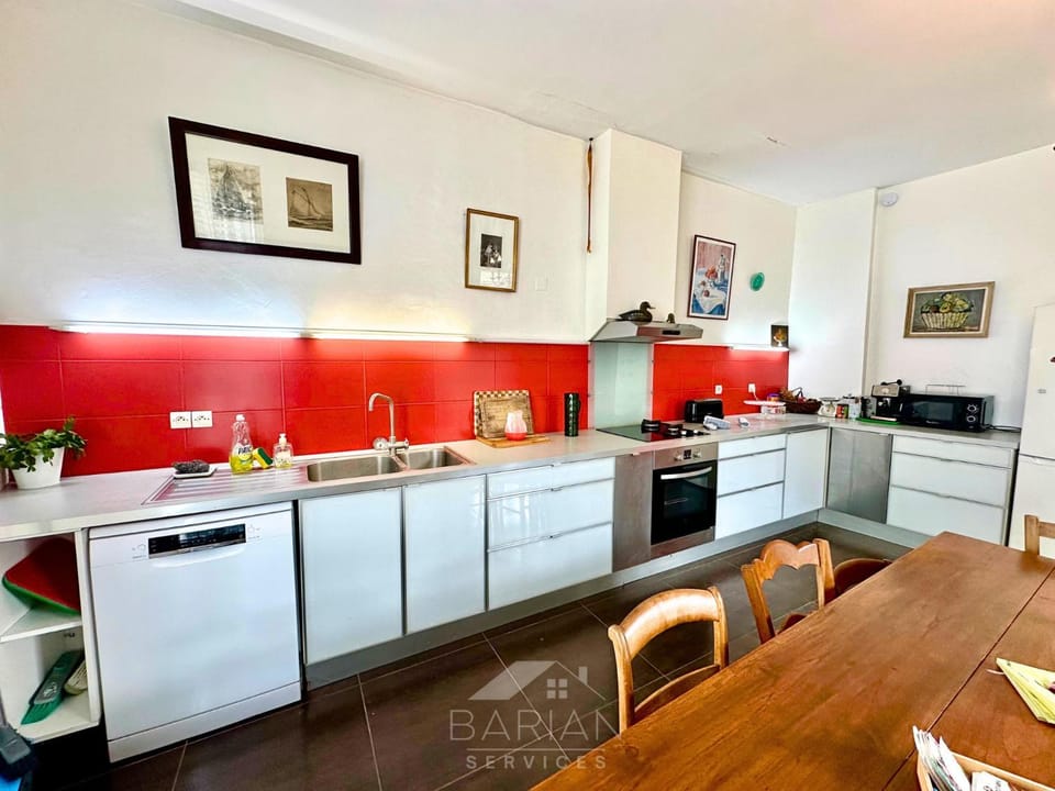 Kitchen or kitchenette, Dining area, dishwasher, oven, stove, toaster