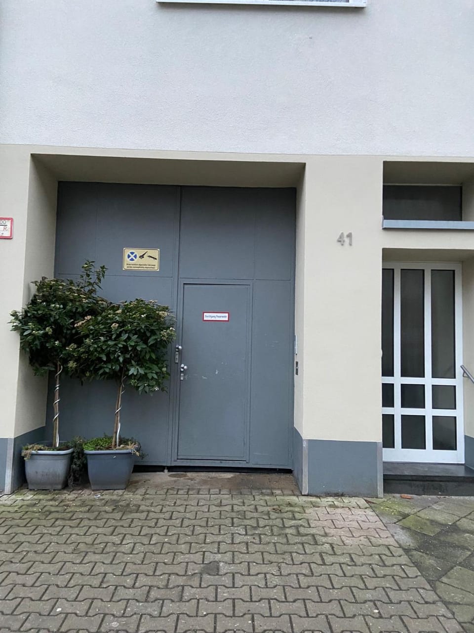 Facade/entrance
