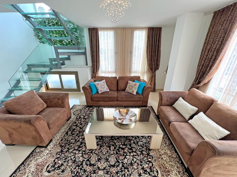 Living room, Seating area