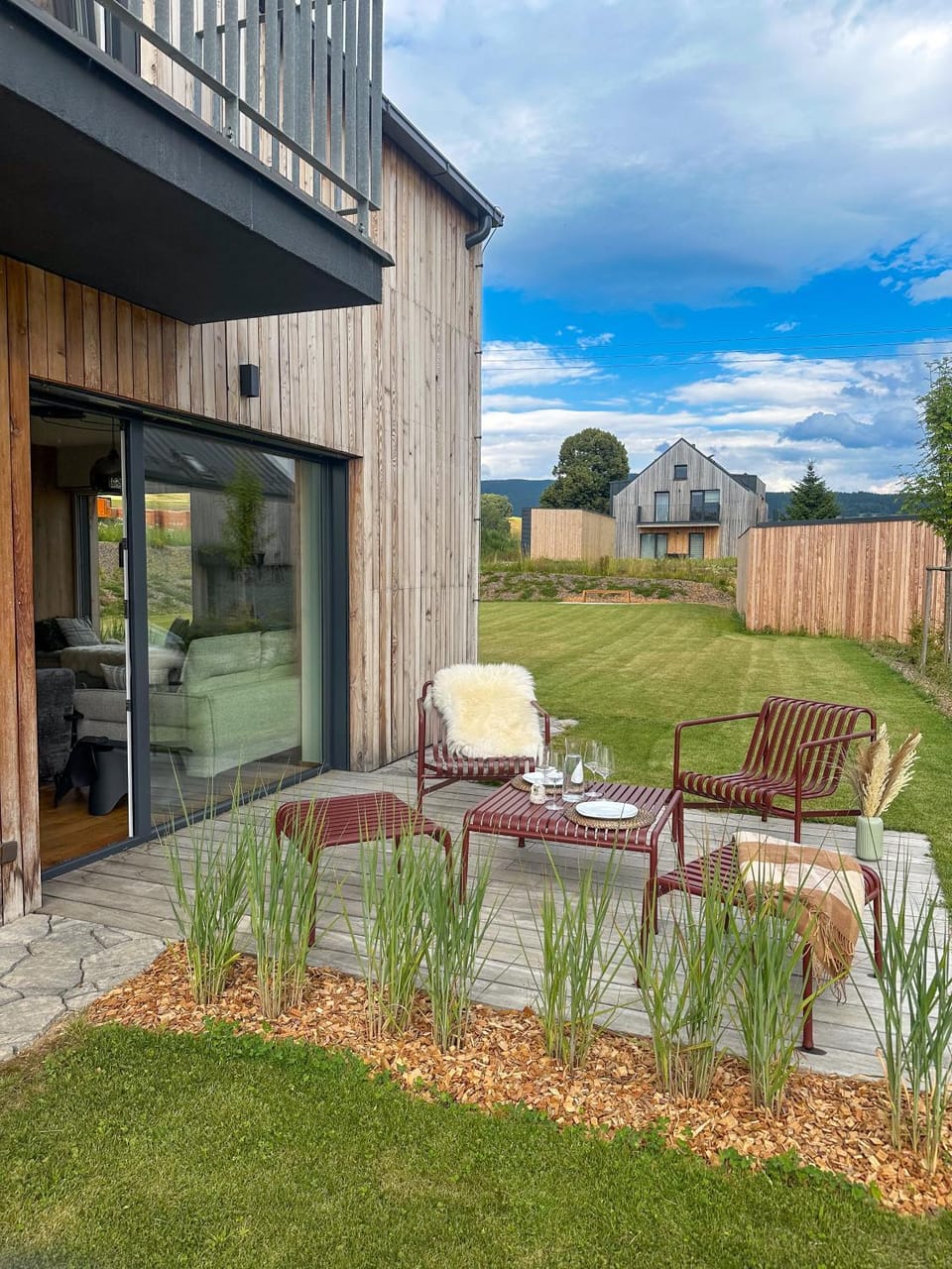 Spring, Day, Garden, Seating area, Garden view