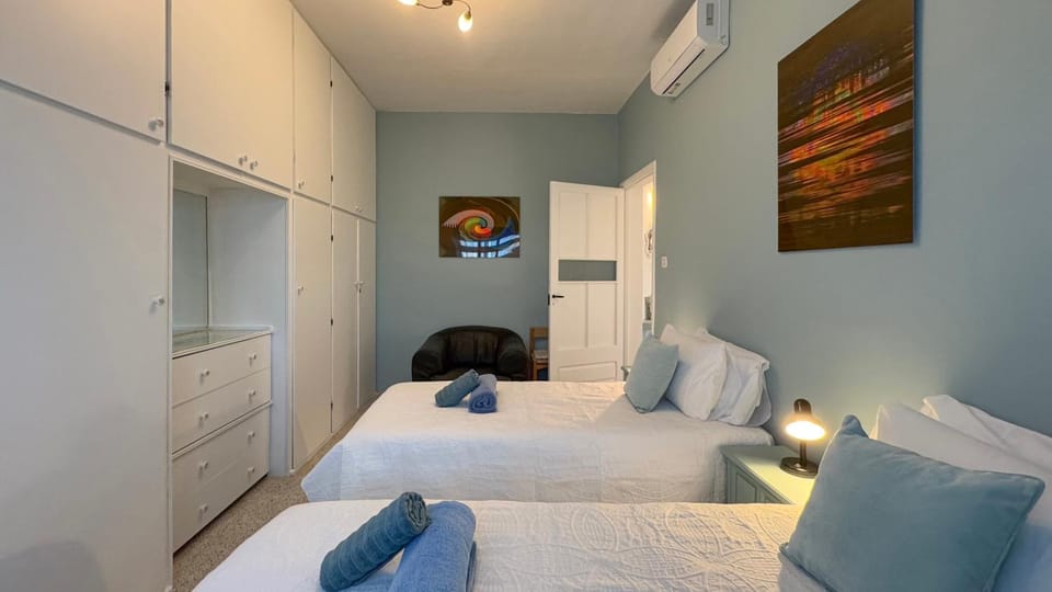 Spaciously Cosy 3BD Accomodation in Ta Xbiex - Yacht Marina & Valletta Views Apartment in Malta