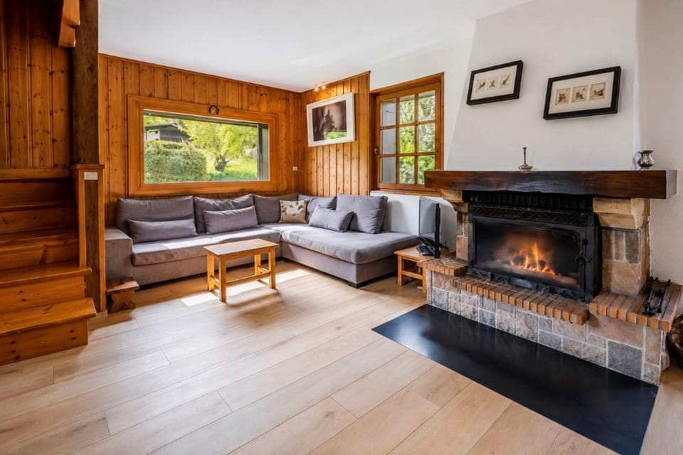 Family home with a garden overlooking Mont Blanc Chalet in Les Houches