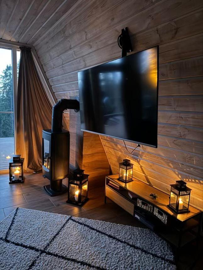 Communal lounge/ TV room, TV and multimedia