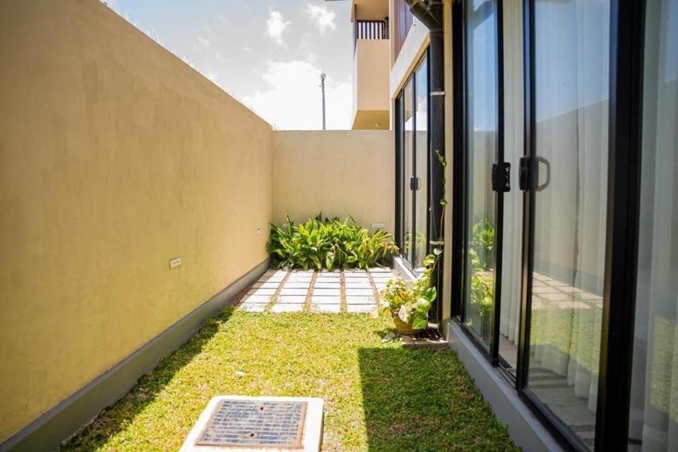 Charming Villa with Stunning Rooftop Sea View Villa in Dehiwala-Mount Lavinia