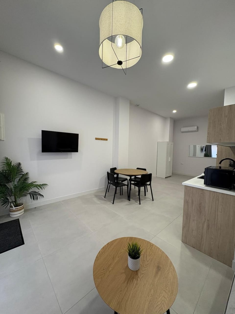 TV and multimedia, Dining area